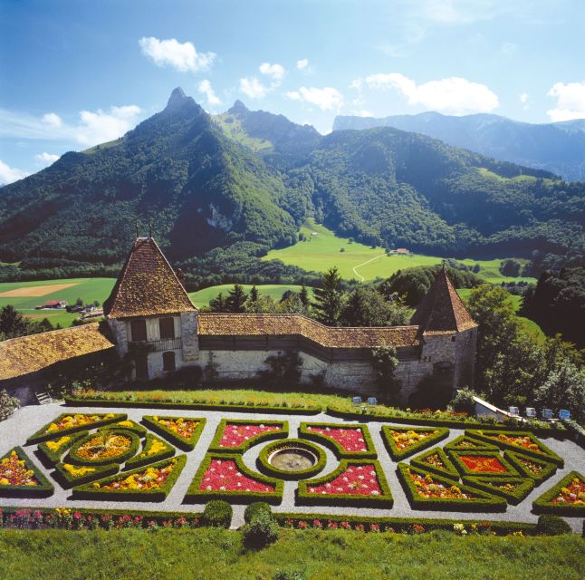 Geneva: Chocolate Tasting & Gruyères Medieval Village Tour - Meeting Point