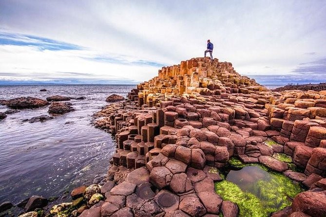 Giants Causeway Tour From Belfast - Luxury Bus + Causeway Entry - Meeting Point and Accessibility