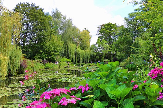 Giverny and Monets Garden Half-Day Trip From Paris - Wander the Gardens