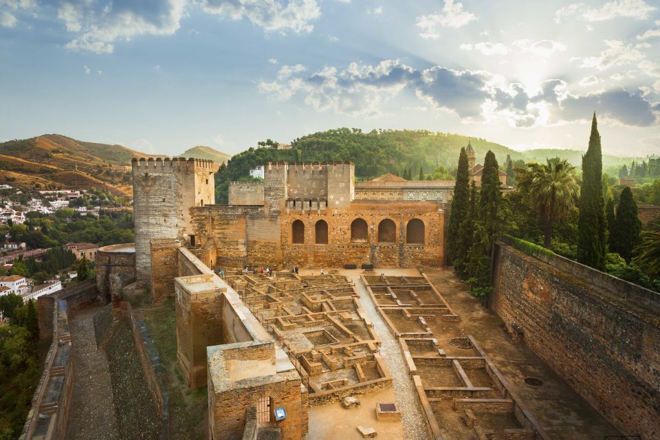 Granada: Alhambra, Generalife & Albaicin Private Tour - Photogenic Viewpoints