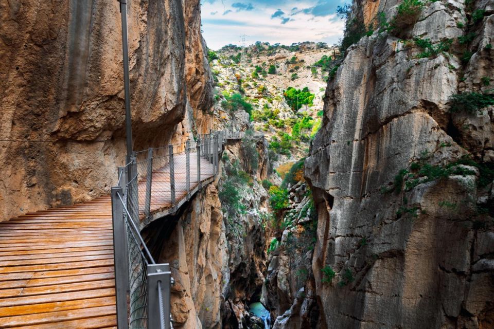 Granada'S Gems & El Caminito Del Rey'S Adventure - Guided Tour and Sightseeing