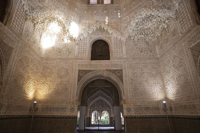 Guided Walking Tour of the Alhambra in Granada - Accessibility and Transportation