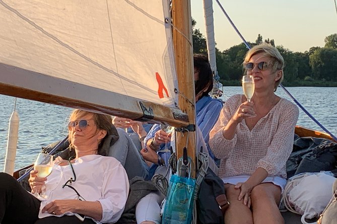 Hamburg Small-Group Sunset Sailing Cruise on Lake Alster - Positive Guest Reviews