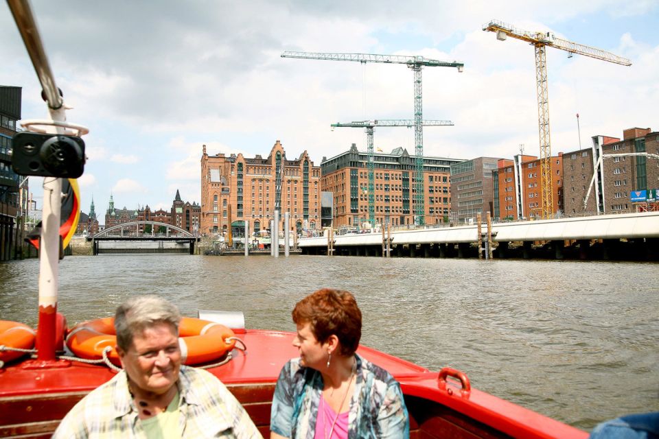 Hamburg: Traditional Harbor Tour With Commentary - Meeting Point Location