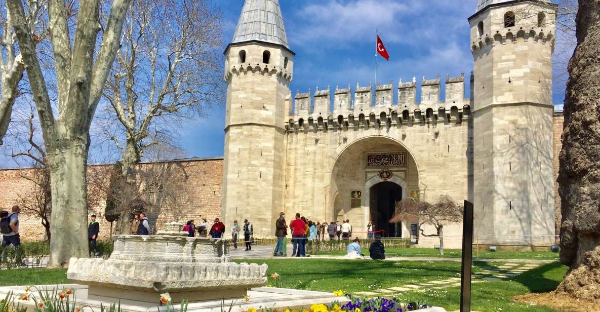 Istanbul: Topkapı Palace & Harem and Blue Mosque Guided Tour - Treasures of the Topkapi Palace Museum