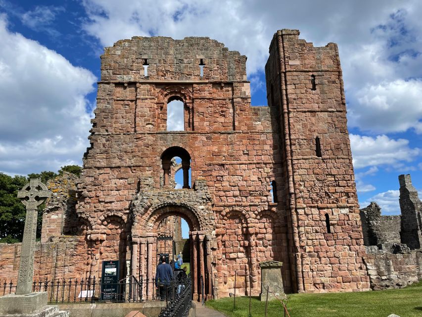 Kingdoms & Keeps: From Holy Island to Harry Potter - Bamburghs Majestic Fortress