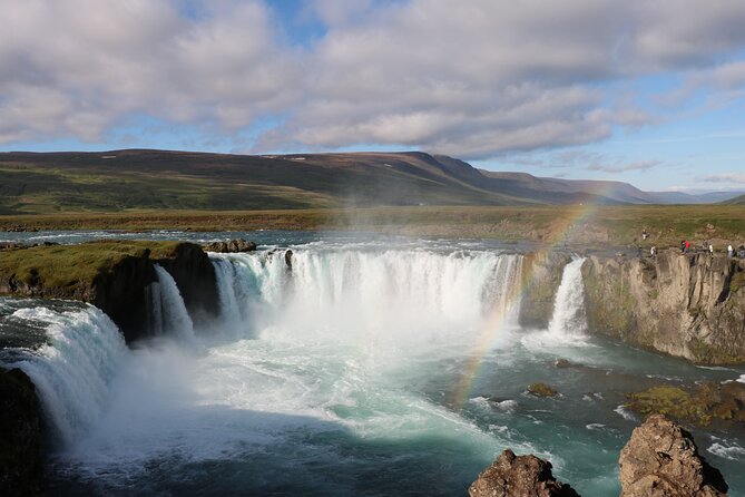 Lake Myvatn and Godafoss Shared Shore Excursions - Knowledgeable Local Guide