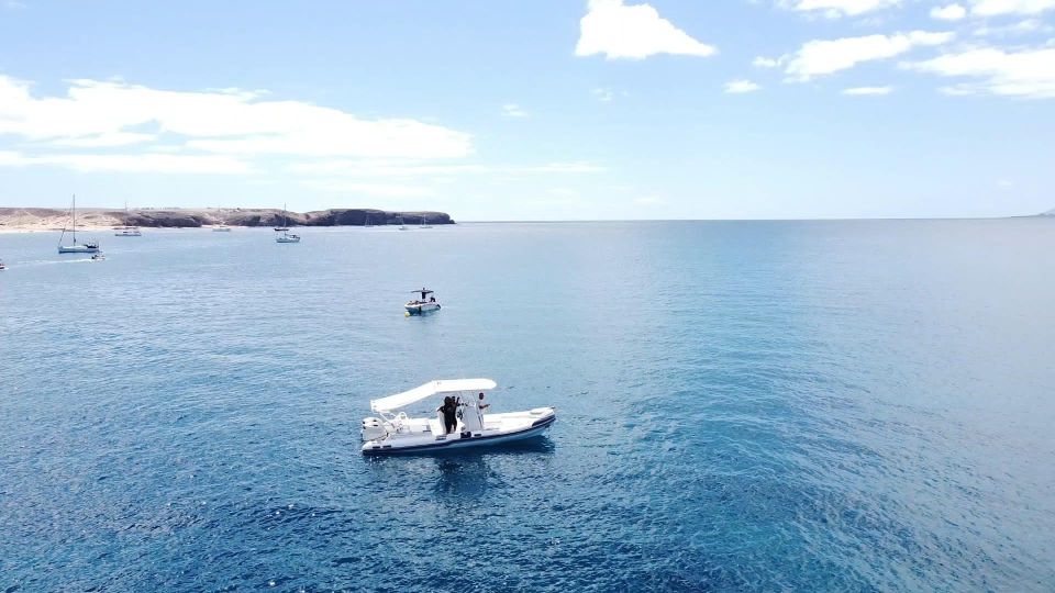 Lanzarote: Private Boat Trip 2:30h - Equipment and Safety