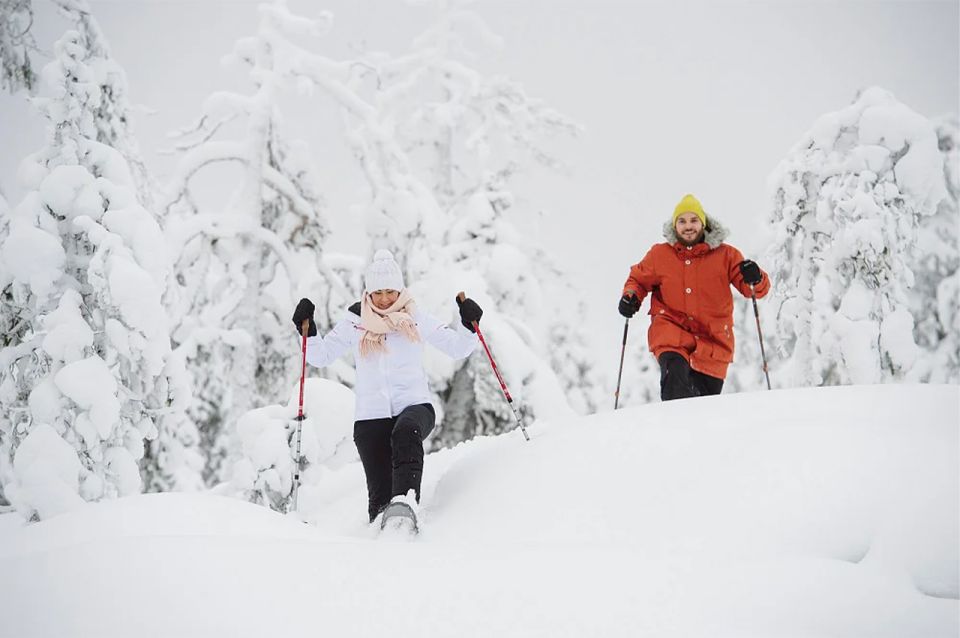 Lapland: Hiking, Ice Fishing, Floating & BBQ Snow Adventure - Delightful Lappish BBQ