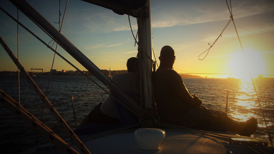 Lisbon: Enjoy a Sunset or Night Tagus River Sailboat Cruise - Meeting Locations