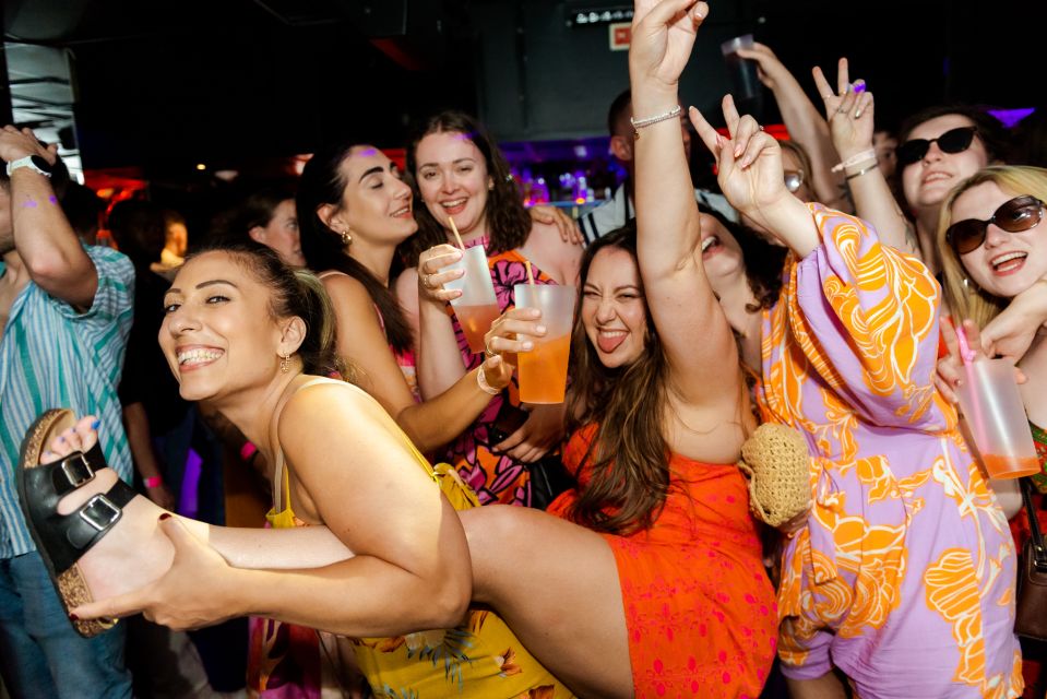 Lisbon PinkStreet Pubcrawl: 1hOpen Bar, Shots,VIP Club Entry - Important Information and Restrictions