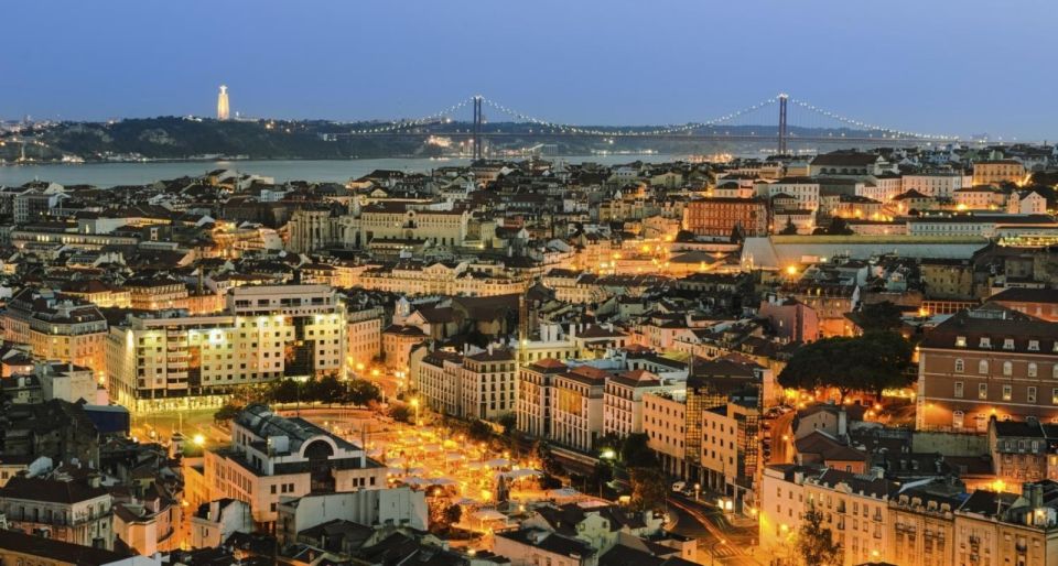 Lisbon: Private Night Tour With Fado Dinner Show - Dinner and Fado Show