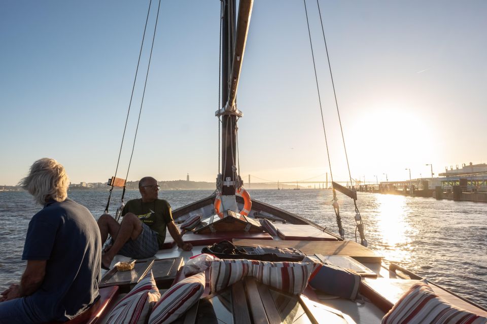 Lisbon: Sunset Tour Aboard a 1949 Traditional Boat - Boat and Capacity