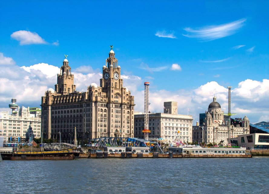 Liverpool: Escape Tour - Self Guided Citygame - Historic Buildings and Landmarks