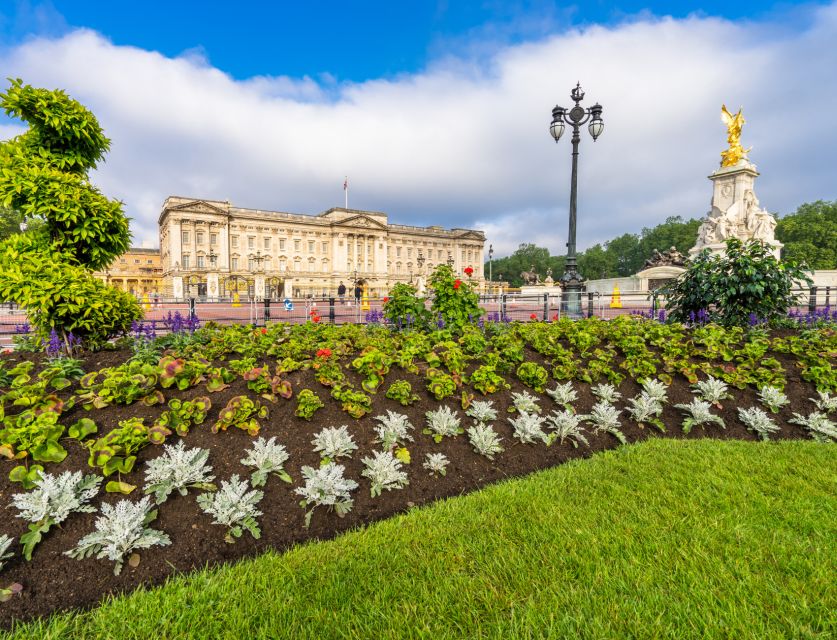 London: Buckingham Palace Ticket and Afternoon Tea - Prosecco and Tea Selections