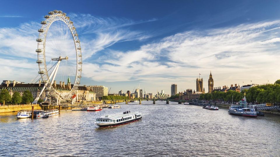 London Centre: Walking Tour With Audio Guide on App - Flexible Scheduling and Discounts