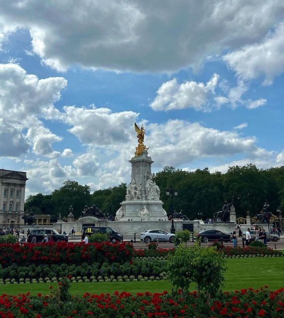 London: Guided Walking Tour With Changing of the Guard - Meeting Point