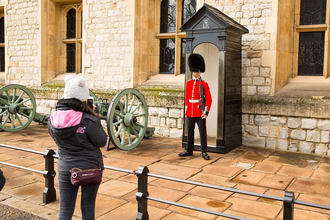 London in One Day Tour With Changing of the Guard - St. Pauls Cathedral Tour