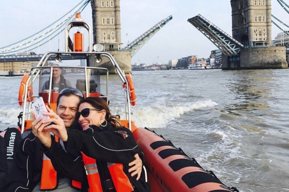 London: Private Speedboat Hire Through the Heart of the City - Provided Safety Equipment