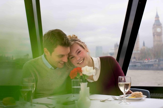 Lunch River Cruise on the Thames With 2-Course Meal - Onboard Experiences