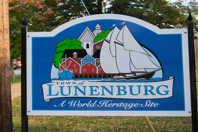 Lunenburg Small Group Express From Halifax + Lobster Roll Lunch - Lobster Roll Lunch