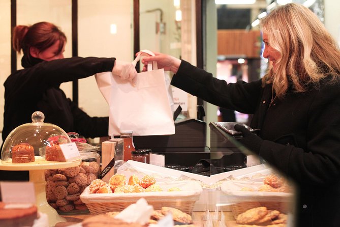 Lyon Morning Food Market Tasting Tour in Les Halles Paul Bocuse - Positive Customer Feedback