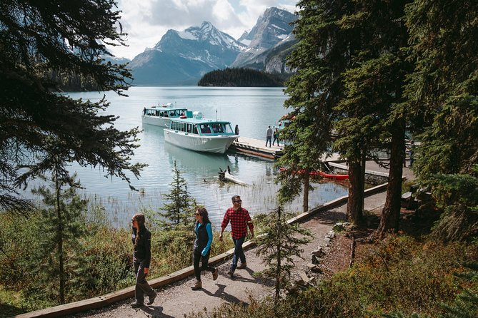 Maligne Lake Cruise - Capturing the Alpine Scenery