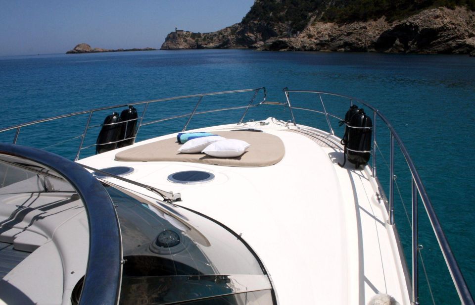 Marbella: Private Cruise in Yacht - Clothing and Recommendations