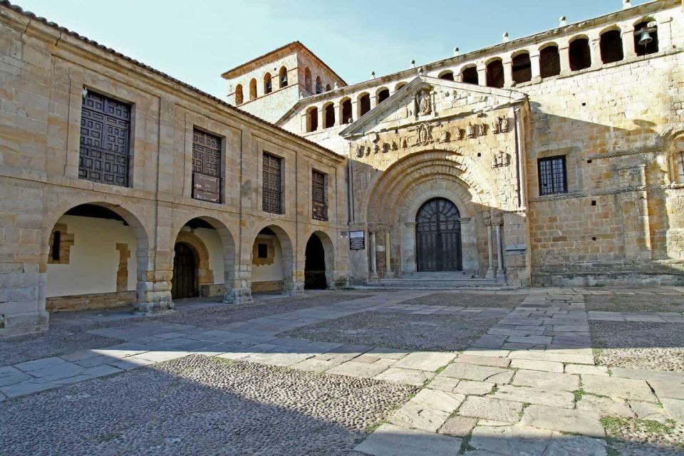 Memorable Family Walking Tour in Ancient Santillana Del Mar - Revolgo Park