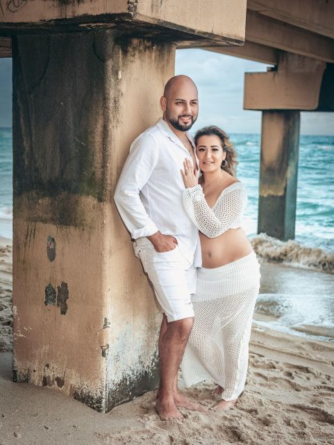 Miami Beach: Maternity Photoshoot - Peaceful Serenity or Vibrant Cityscape