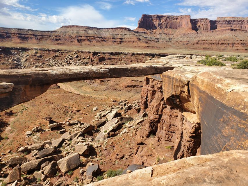 Morning Canyonlands Island in the Sky 4x4 Tour - Shaffer Trail Traverse