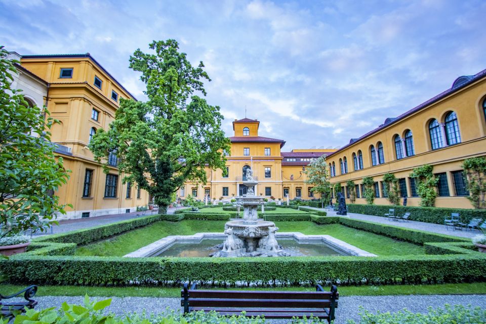 Munich: Express Walk With a Local in 90 Minutes - Discover Lively Beer Gardens