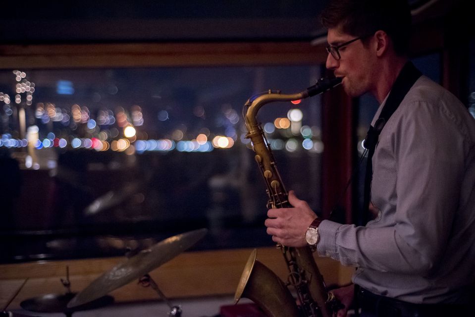 New York City: Holiday Jazz Classic Motor Yacht Cruise - Accessibility and Large Groups