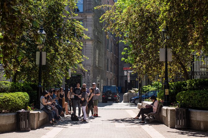 Old Montreal Food & Drink Tour by Local Montreal Food Tours - Meeting and Pickup Details