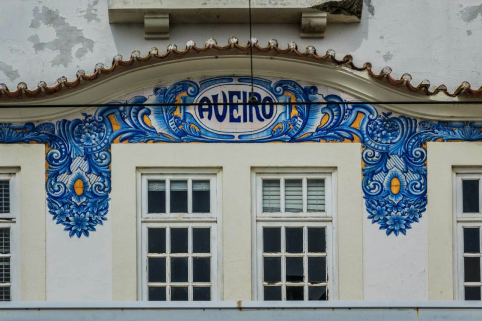 Oporto, Braga, or Guimarães: Coimbra and Aveiro Private Tour - Traditional Lunch