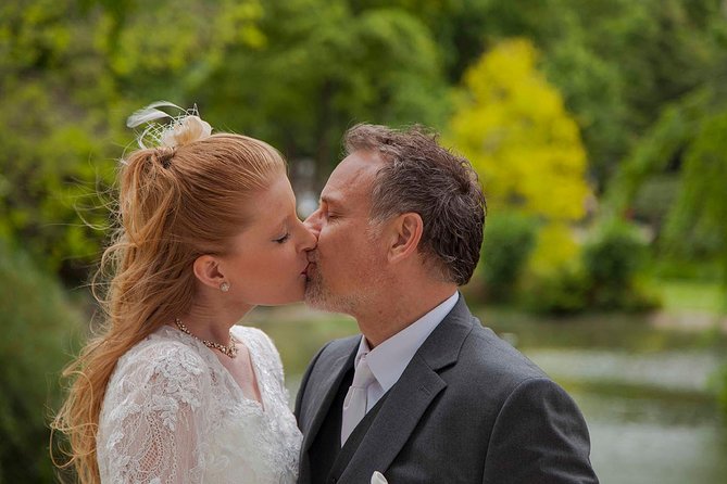 Paris Eiffel Tower Wedding Vows Renewal Ceremony With Photo Shoot - Excluded From the Package