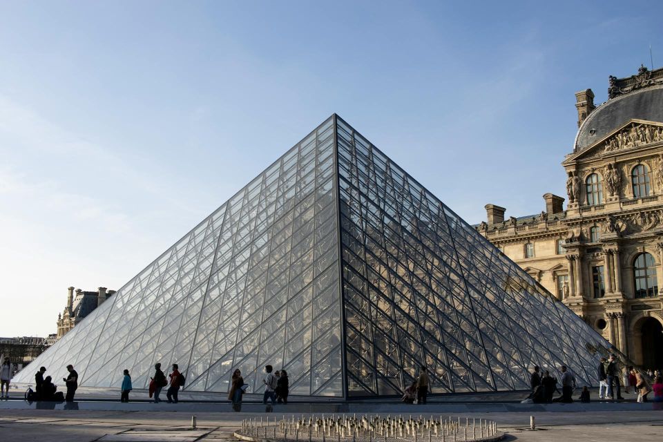 Paris - Louvre Pyramid : The Digital Audio Guide - Multilingual Audio Guide Experience