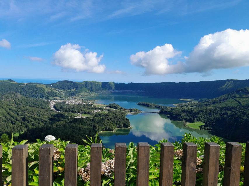 Ponta Delgada: Shore Tour Blue & Green Lake, Furnas Volcano - Guided Tour in English and Portuguese