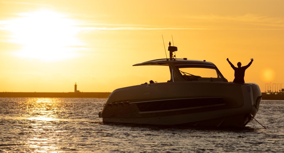 Porto: 2h SUNSET Private Luxury Yacht in the Douro - Douro River Landscapes