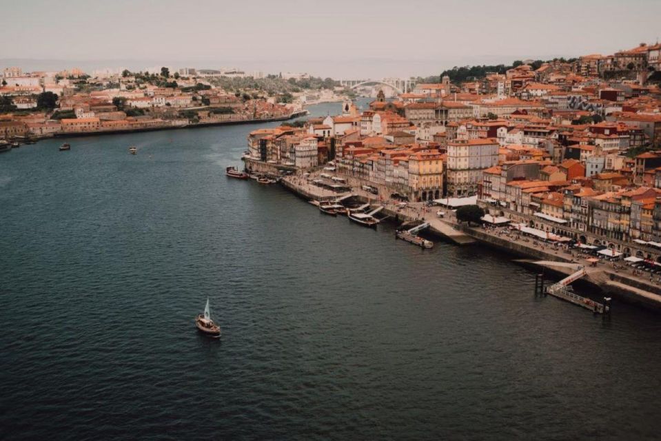 PORTO: FULL DAY PORTO TOUR BY SEDAN - Iconic Architecture