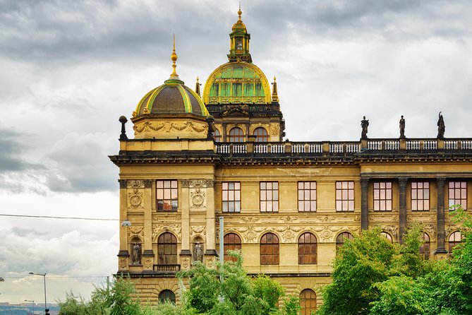 Prague: Bus Tour, Walking Tour, River Cruise and Lunch - Traveler Accessibility