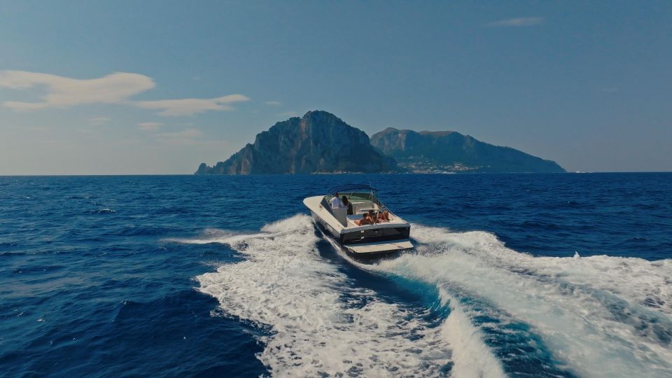 Private Luxury Boat Transfer : From Napoli to Capri - Breathtaking Views and Landscapes