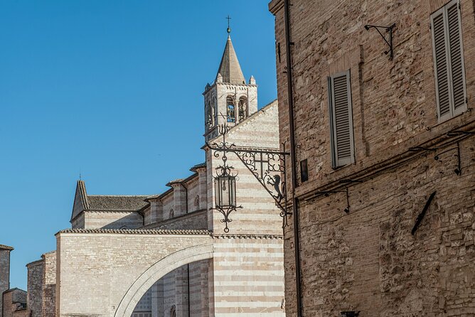 Private St. Francis Basilica of Assisi and City Walking Tour - Visiting St. Clare Basilica