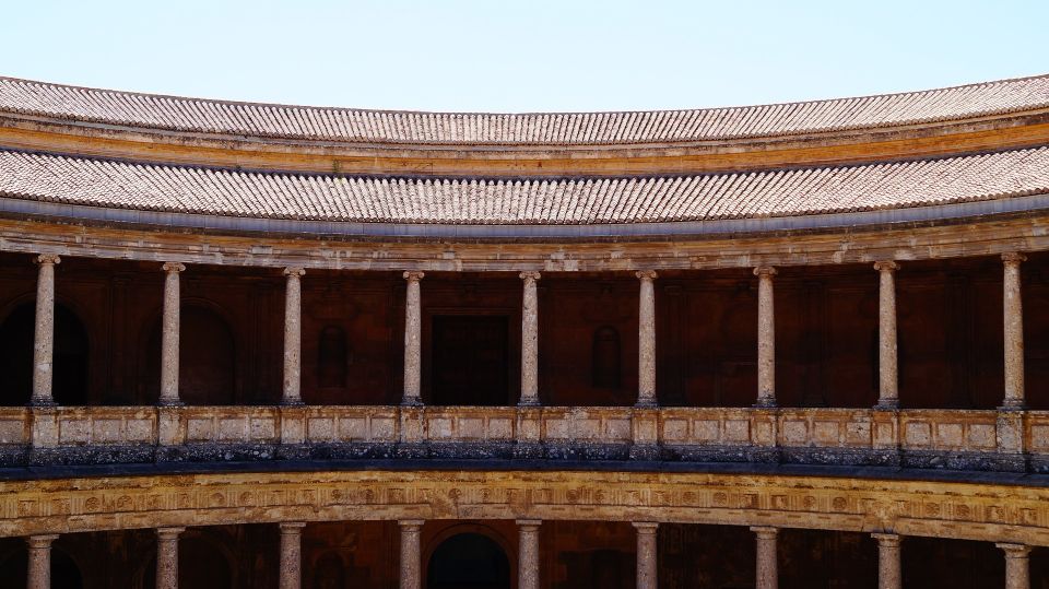 Private Tour in All Complete Complex of Alhambra With Ticket - Uncovering the Secrets of Nasrid Palaces