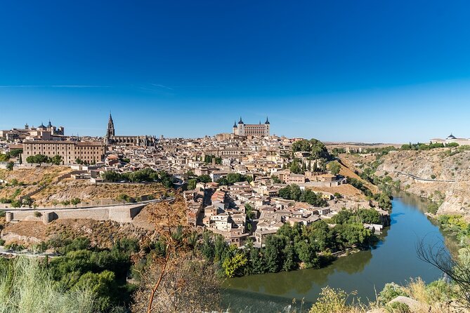 Private Tour in Toledo With Guide Tickets Included to Monuments - Exploring Toledos Monuments