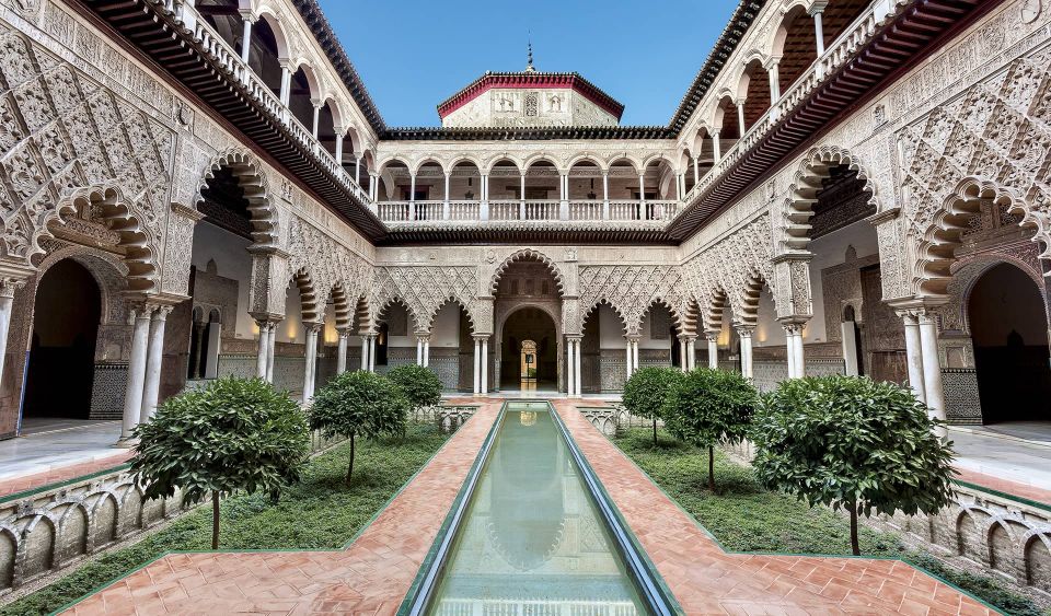 Private Tour of Seville Jewish Quarter and Plaza España - History of Jewish Community