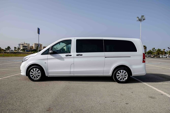 Private Transfer: Larnaca Airport to Larnaca District 1-14 Pax - Reservation and Payment