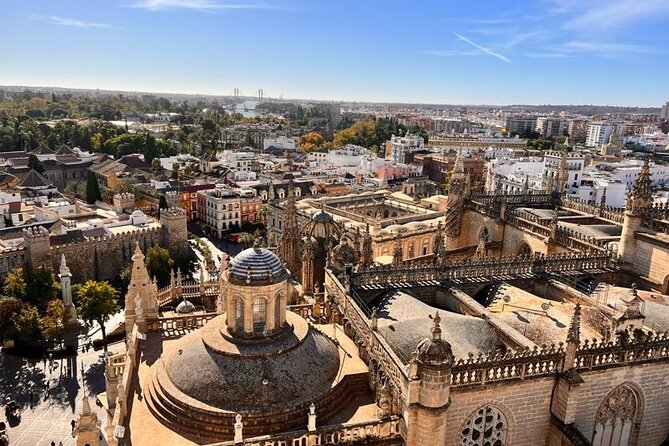 Private Walking Tour Alcazar and Cathedral in Sevilla - Location and Transportation