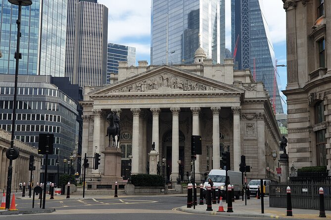 Roman Ruins to Blitz Bombings: A Walking Tour of Londons Fiery History - Architectural Gems of London