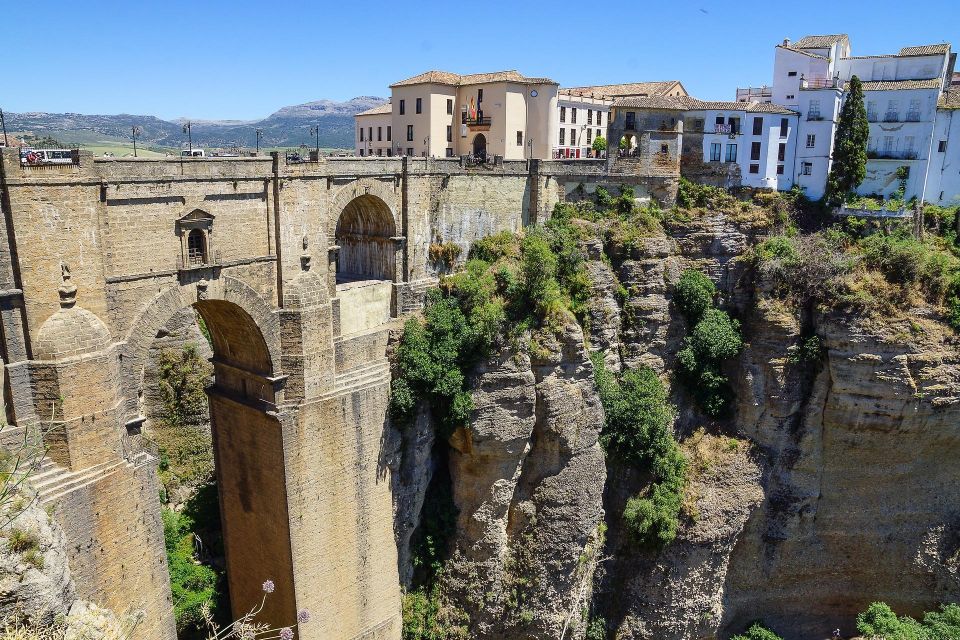 Ronda - Private Historic Walking Tour - Marveling at New Bridge and Bullring